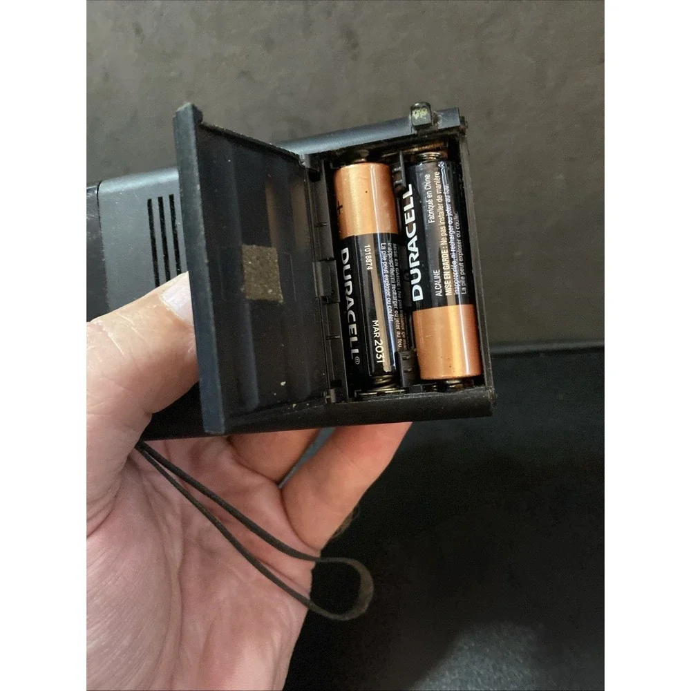 Sony ICF-P26 Portable Pocket FM/AM Radio Built-in Speaker TESTED & WORKING. C3